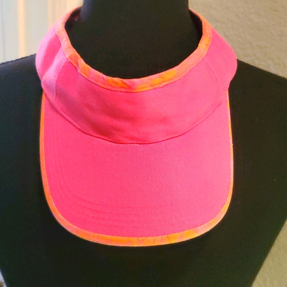 🍀Pink visor with orange pattern trim
